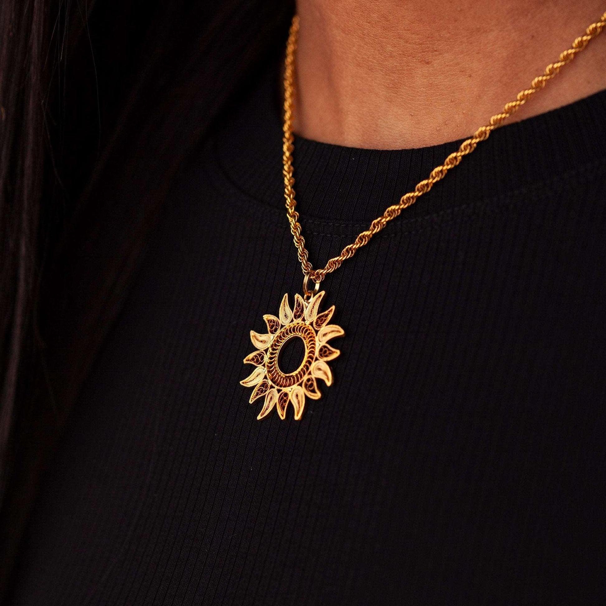 SUNFLOWER NECKLACE - OH VOILA JEWELRY